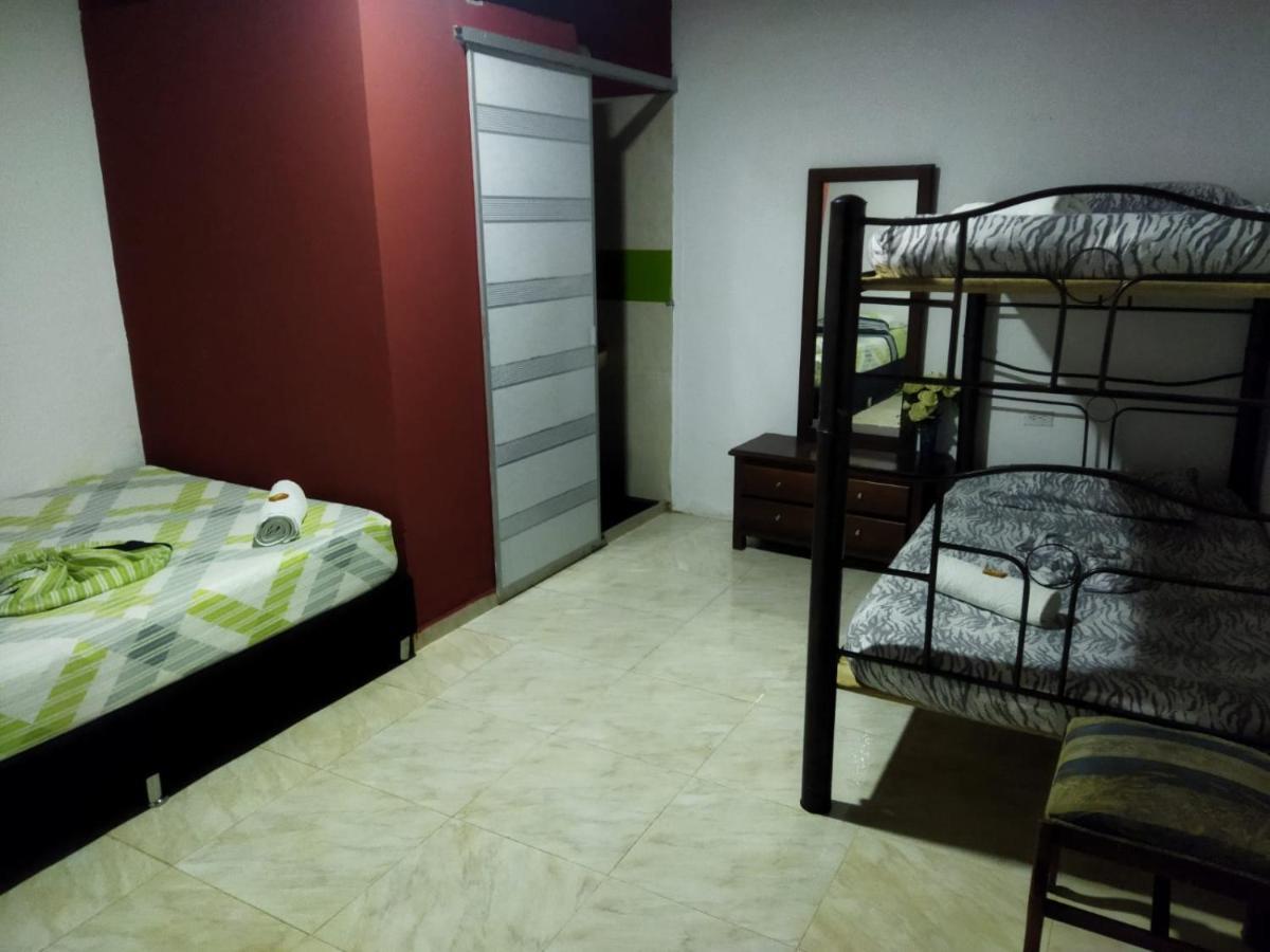 Hostal Sarita Villavieja Zewnętrze zdjęcie